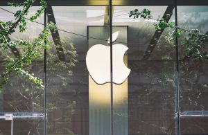 Mehr über den Artikel erfahren Apple opens another megastore in China amid William Barr criticism
